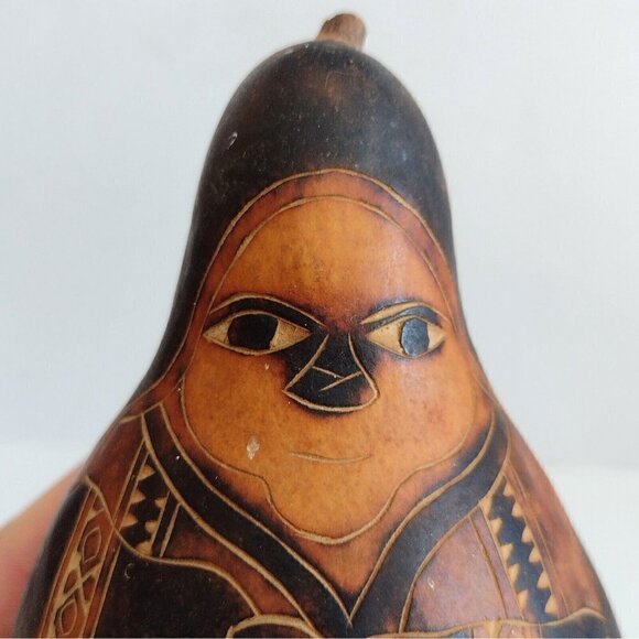 Vintage Handcarved Peruvian Gourd Man W/ Jug Cup Folk Art Musical Rattle 7" - Picture 7 of 8